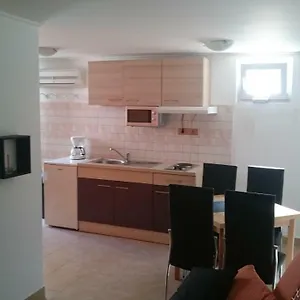  Apartment Sara